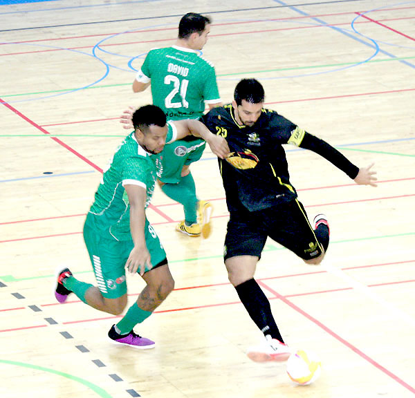 Irmãos Silva abriram a porta para a primeira vitória do Reguilas de Tires(tx)