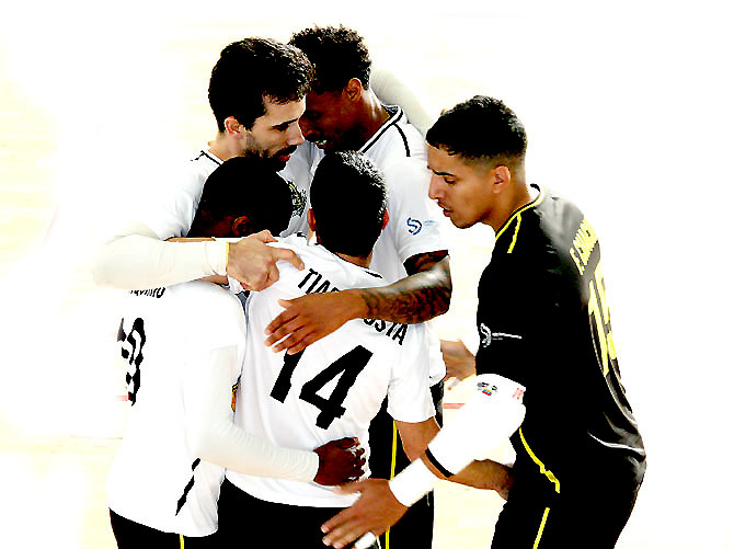 Reguilas com vitória rumo à permanência(T)