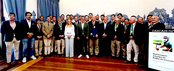 Câmara de Cascais homenageou a equipa do Dramático de Cascais(T)