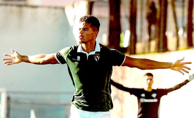 Cascais sem derrotas mais perto da I Divisão, Tires, Carcavelos, Leões e Estoril vencem dérbis(T)